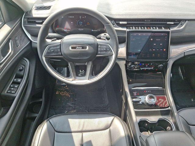 Used 2024 Jeep Grand Cherokee Limited w/ Luxury Tech Group II AWD/4WD image 22
