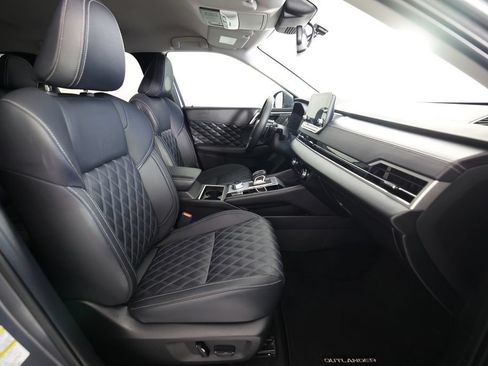Used 2024 Mitsubishi Outlander SEL AWD/4WD image 10