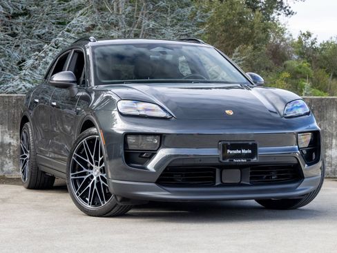 Certified 2025 Porsche Macan Electric image 6
