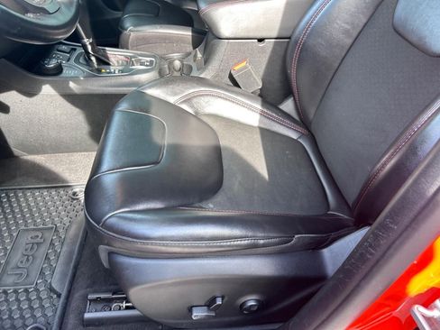 Used 2021 Jeep Cherokee Trailhawk w/ Comfort/Convenience Group image 20