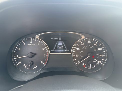 Used 2020 Nissan Pathfinder SV image 22