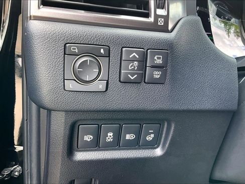 Used 2023 Lexus GX 460 w/ Black Line Special Edition AWD/4WD image 35