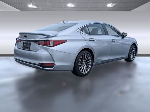 Certified 2025 Lexus ES 300h w/ Luxury Package image 9