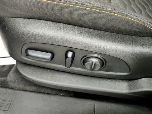 Used 2018 Chevrolet Equinox LT FWD image 10