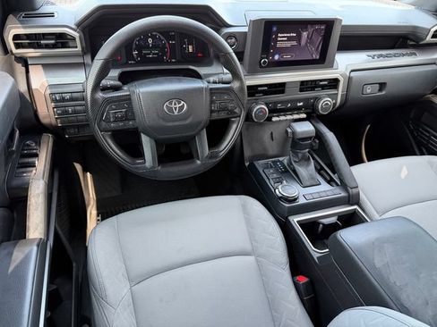 Used 2025 Toyota Tacoma SR5 AWD/4WD image 33