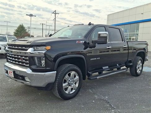 Used 2020 Chevrolet Silverado 2500 LTZ w/ LTZ Premium Package image 3