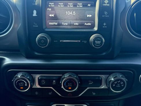 Used 2019 Jeep Wrangler Unlimited Sport S AWD/4WD image 14
