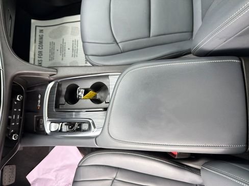 Used 2024 Buick Enclave Essence w/ Experience Buick Package image 28