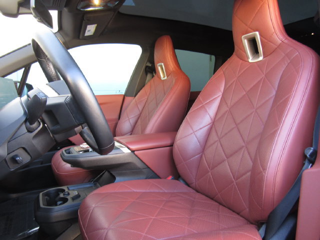Used 2022 BMW iX xDrive50 w/ Sport Package AWD/4WD image 12