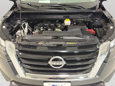 Used 2025 Nissan Pathfinder SL FWD image 28