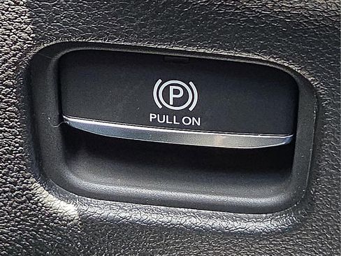 New 2025 Jeep Grand Cherokee Altitude image 22