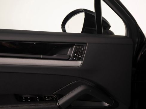 New 2026 Porsche Cayenne S image 15