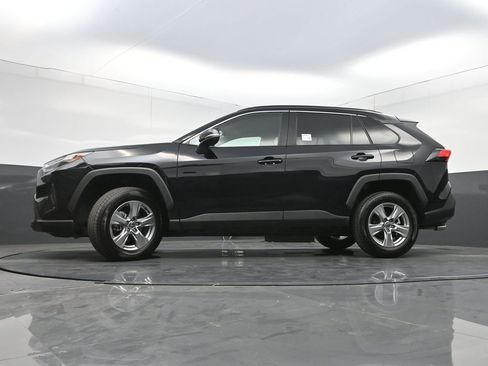 Used 2022 Toyota RAV4 XLE image 27