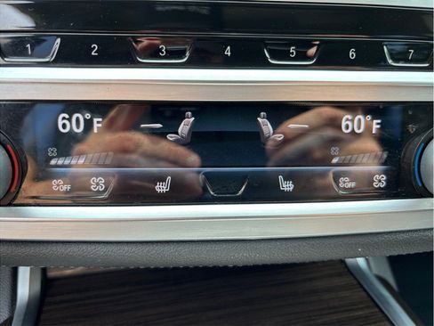 Used 2021 BMW 740i RWD image 37