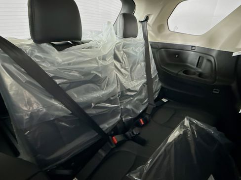 New 2025 Honda Pilot Touring image 36