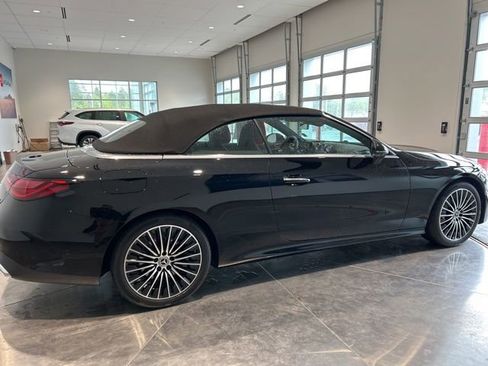 Used 2024 Mercedes-Benz CLE 450 4MATIC Cabriolet image 7