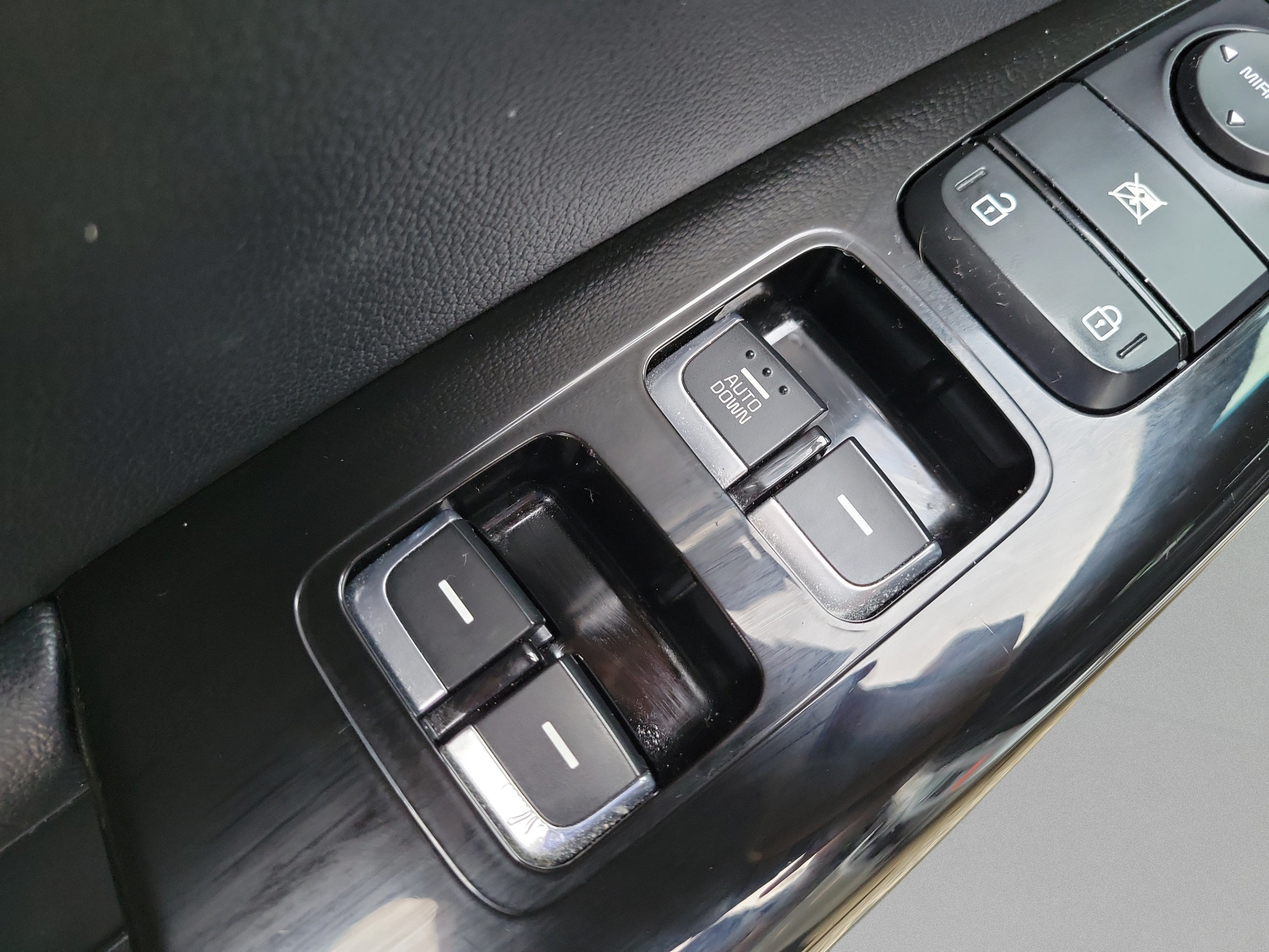 Used 2020 Kia Sportage S w/ Option Group 020 FWD image 14