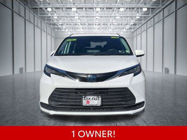 Certified 2022 Toyota Sienna LE FWD image 2