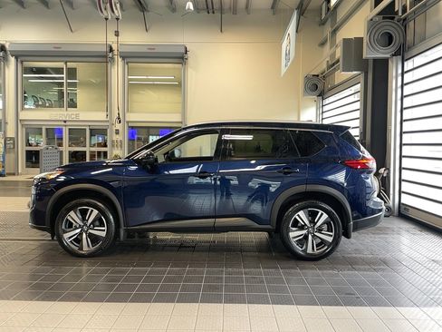 Used 2025 Nissan Rogue SL image 4