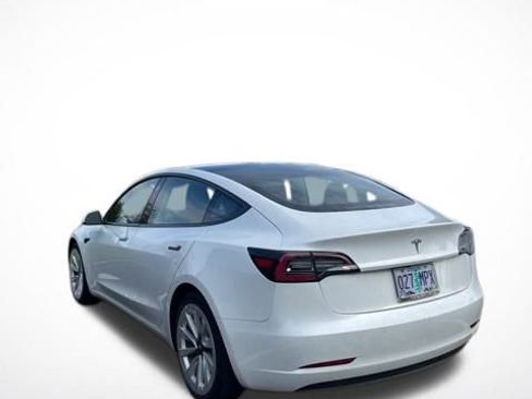 Used 2021 Tesla Model 3 Standard Range Plus image 8