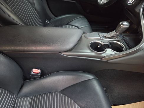 Used 2021 Toyota Camry SE image 22