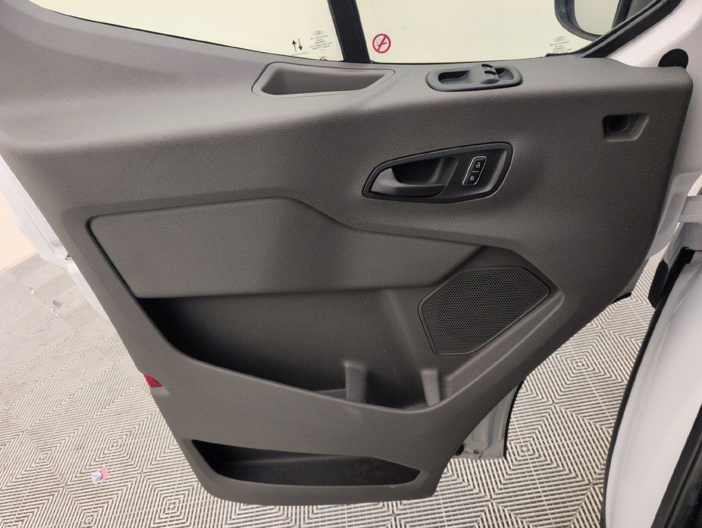 Used 2025 Ford Transit 250 Low Roof w/ Exterior Upgrade Package RWD image 30
