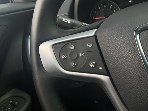 Used 2024 GMC Terrain SLT w/ Infotainment Package II AWD/4WD image 31