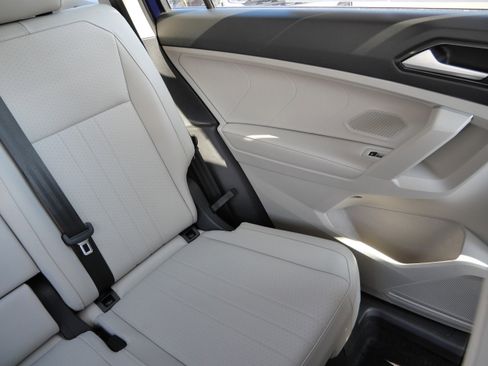Certified 2024 Volkswagen Tiguan SE AWD/4WD image 14