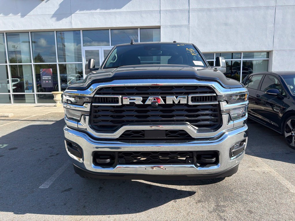 Used 2026 RAM 2500 Big Horn AWD/4WD image 2