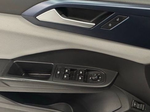 Used 2022 Volkswagen Taos SE image 21