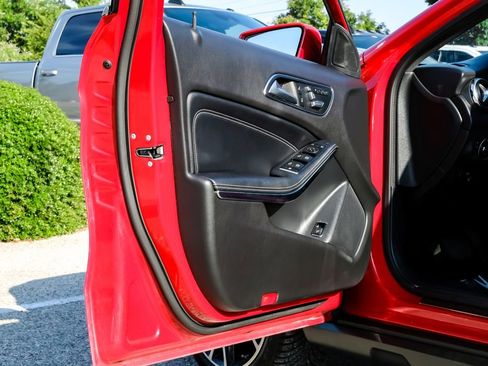Used 2018 Mercedes-Benz GLA 250 image 39
