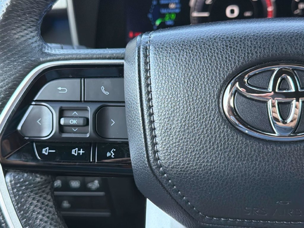 Used 2023 Toyota Tundra Platinum w/ Advanced Package AWD/4WD image 10