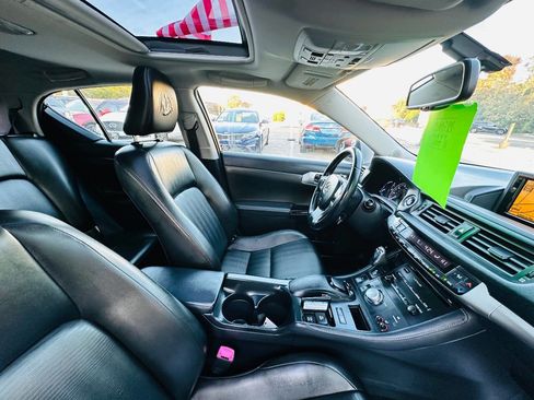 Used 2011 Lexus CT 200h Premium image 22