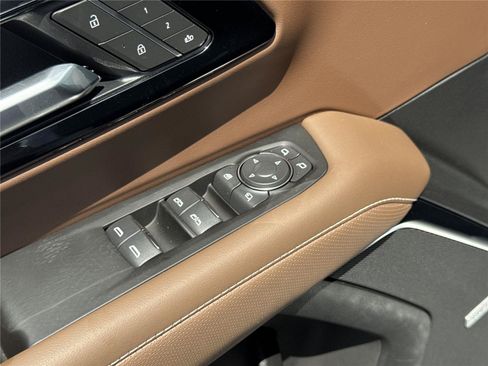 New 2026 Chevrolet Suburban High Country AWD/4WD image 19