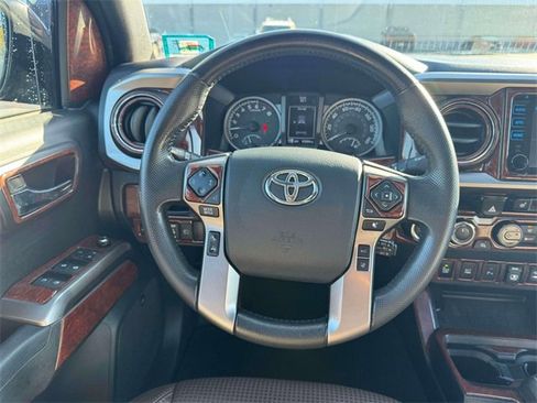 Used 2018 Toyota Tacoma Limited image 13