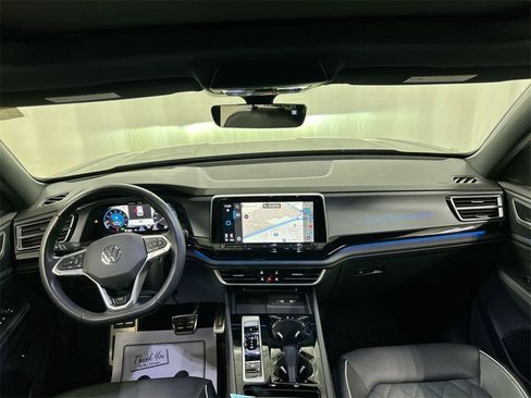 Used 2024 Volkswagen Atlas Cross Sport SEL Premium R-Line image 24