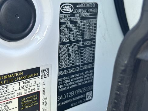 Used 2023 Land Rover Range Rover Velar R-Dynamic S image 40