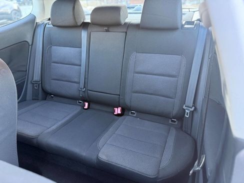 Used 2012 Volkswagen Golf 2-Door image 17