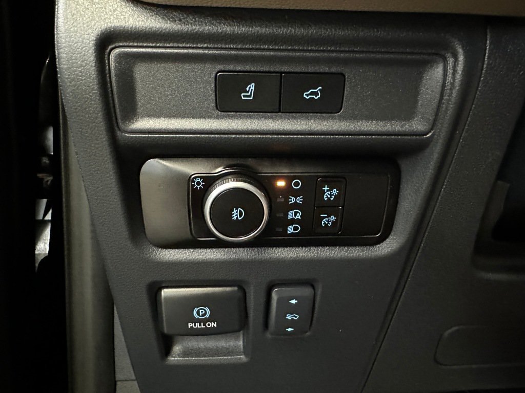 Used 2024 Ford Expedition Limited AWD/4WD image 13