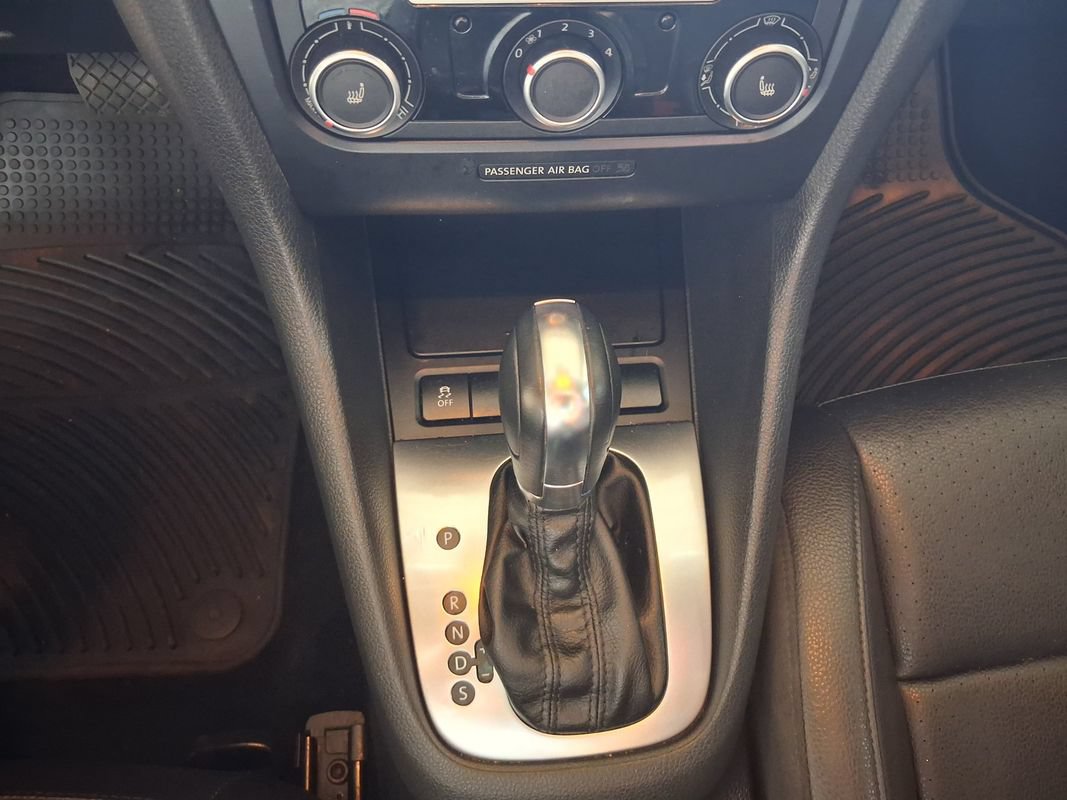 Used 2013 Volkswagen Jetta SE FWD image 23