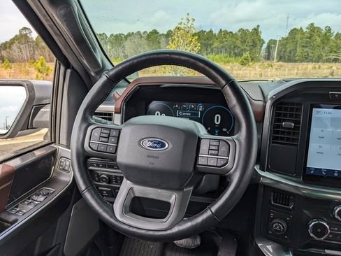 Used 2022 Ford F150 Lariat w/ Equipment Group 502A High image 31