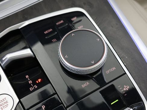 Used 2023 BMW X7 xDrive40i w/ M Sport Package image 32