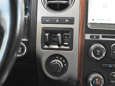 Used 2016 Ford Expedition EL Platinum image 24