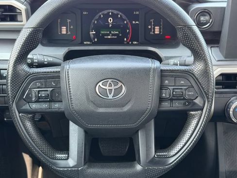 Used 2025 Toyota Tacoma SR5 AWD/4WD image 26