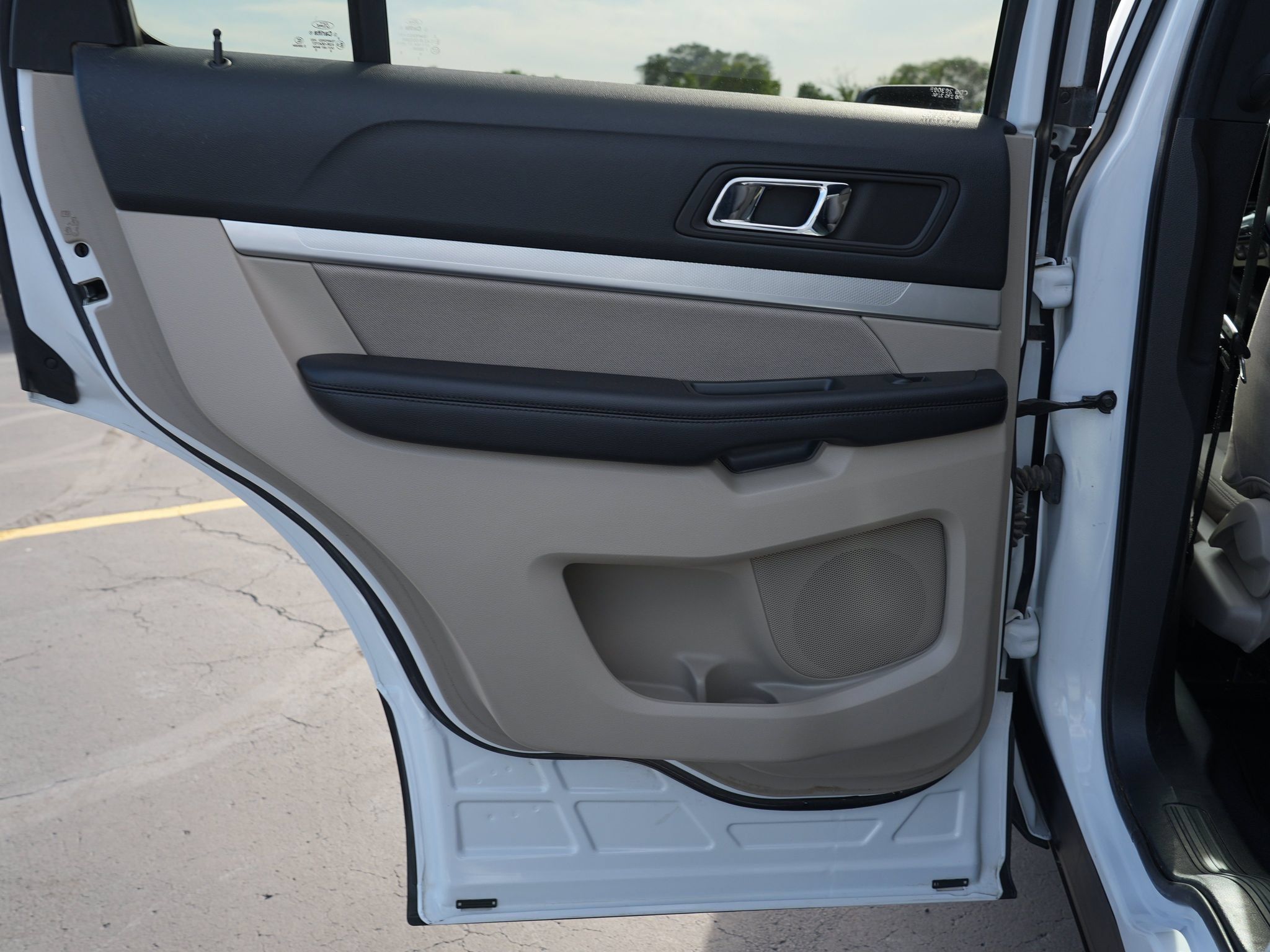 Used 2018 Ford Explorer 4WD w/ Class II Trailer Tow Package image 20