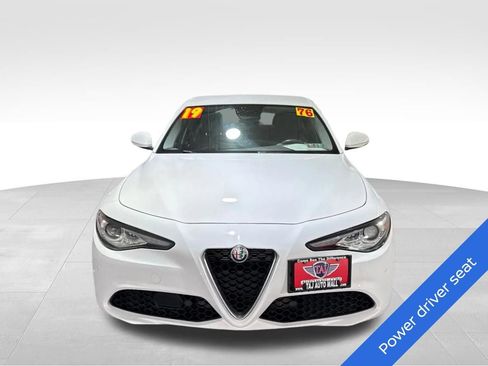 Used 2019 Alfa Romeo Giulia Ti RWD image 2