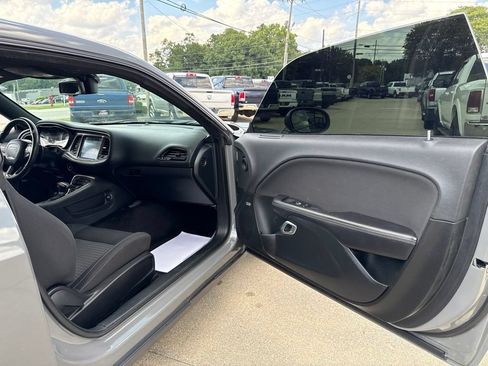 Used 2018 Dodge Challenger SXT w/ Blacktop Package RWD image 39