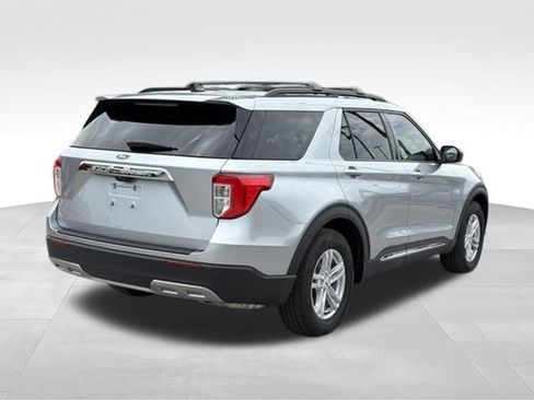Used 2023 Ford Explorer XLT w/ Equipment Group 202A RWD image 7