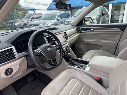 Used 2018 Volkswagen Atlas SEL Premium image 10