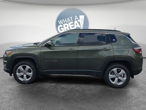 Used 2019 Jeep Compass Latitude w/ Cold Weather Group AWD/4WD image 7